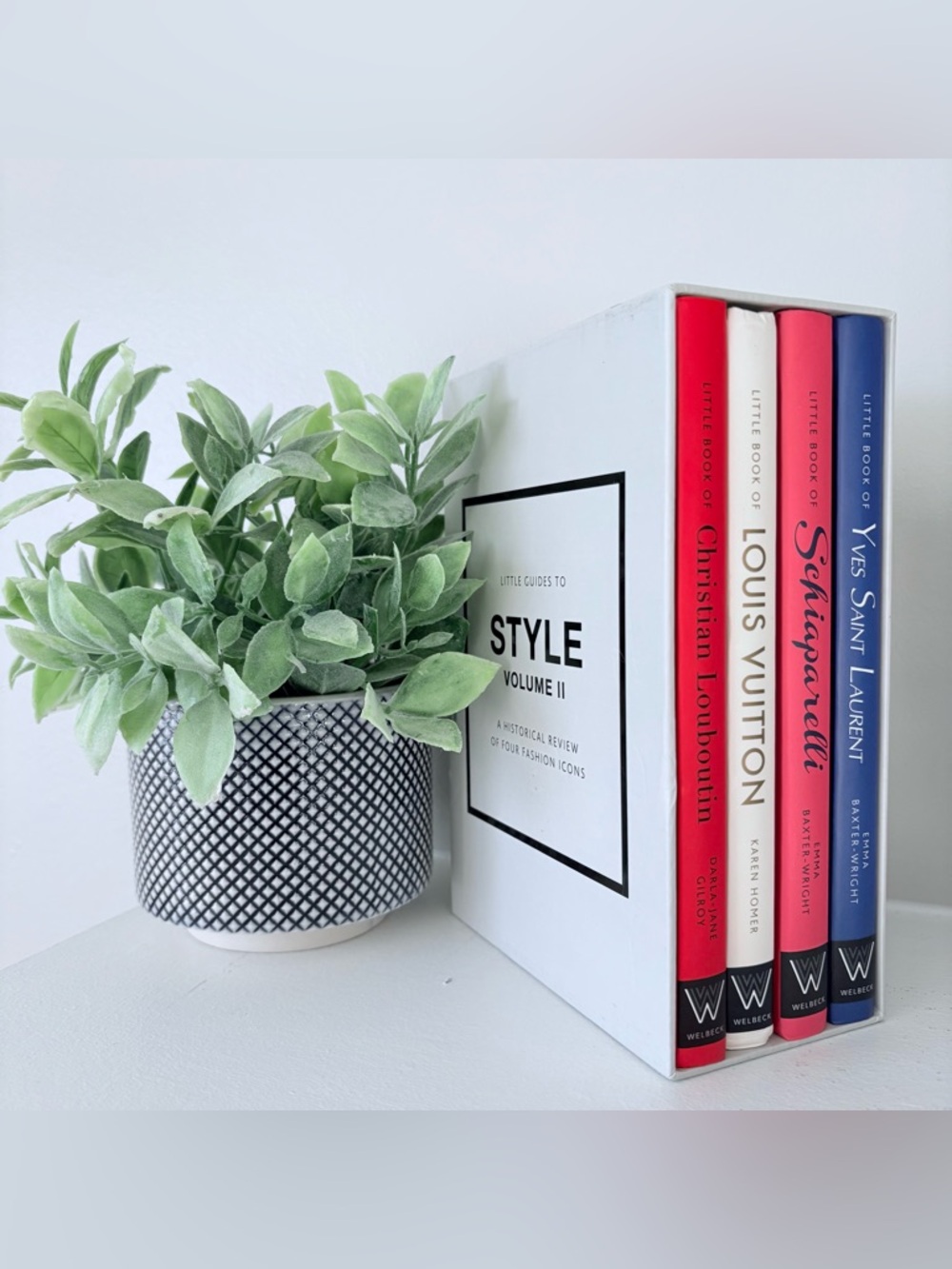 LITTLE GUIDES TO STYLE - Fashion Coffee Table Book Set of 4